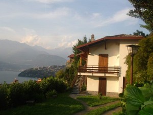 Immobilien Comer See Dorio mit Seeblick und Garten