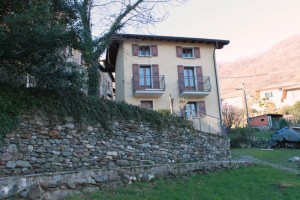 Immobilien Comer See Cremia mit Garten un Terrasse